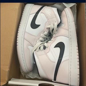 Barley rose Jordan 1s